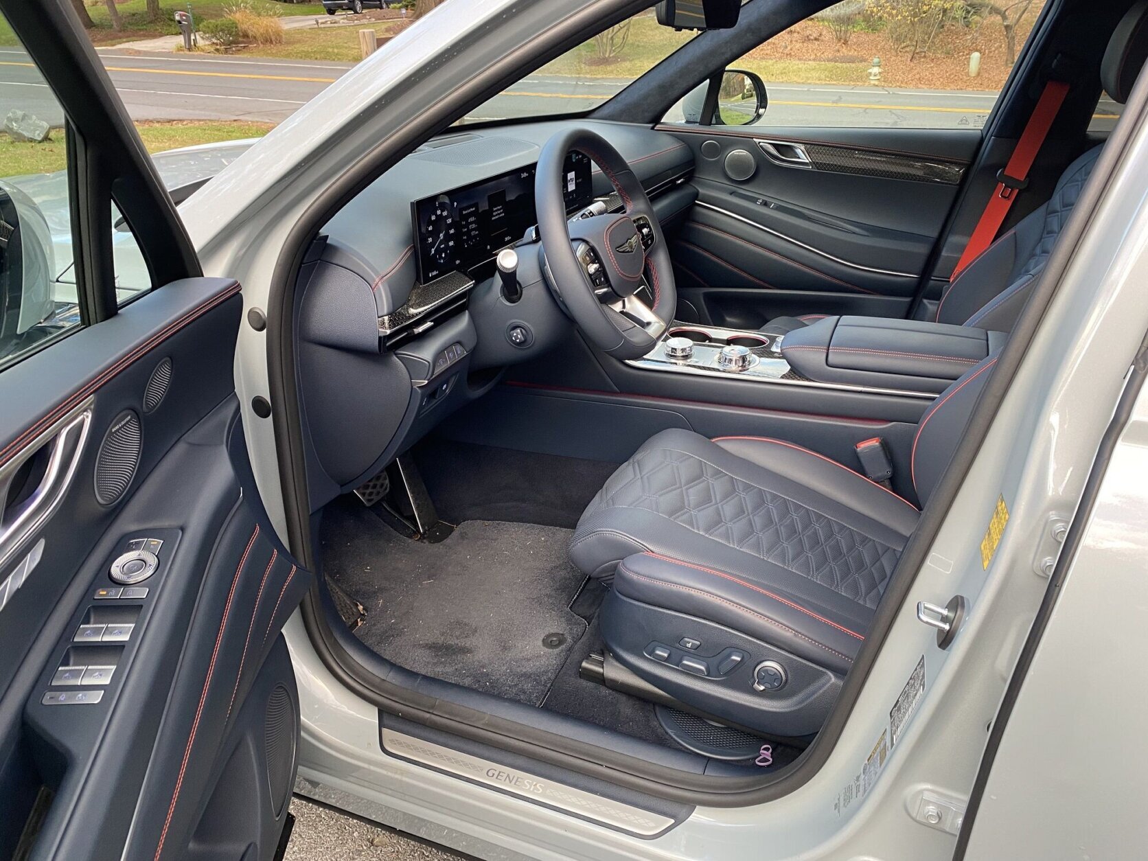 Front seat of the Genesis GV80 Coupe