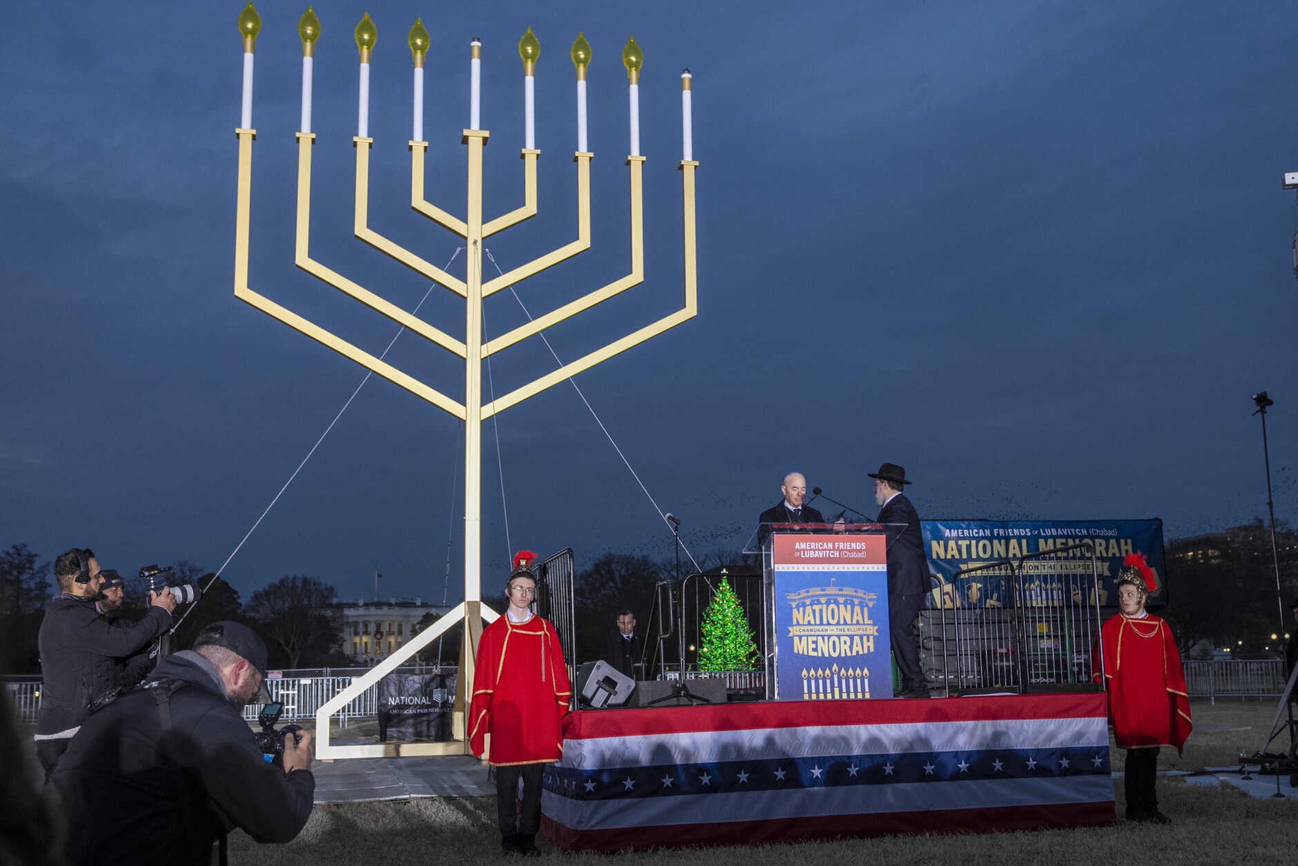 Cerimônia de iluminação da Menorá em DC