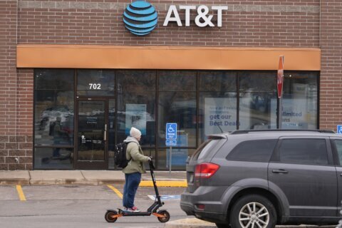 AT&T sees earnings growth over next 3 years; eyes more than $40B in anticipated shareholder returns