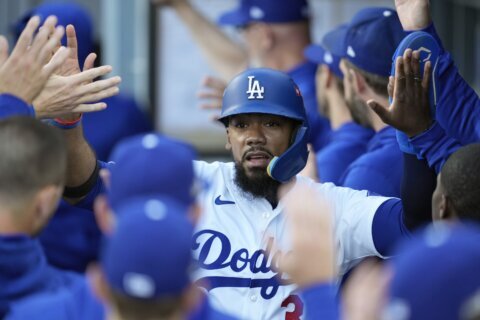 Dodgers set to re-sign outfielder Teoscar Hernández for $66 million over 3 years, AP source says