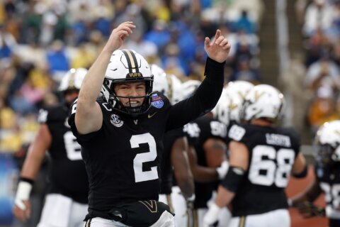 Vanderbilt beats Georgia Tech 35-27 in Birmingham Bowl for first postseason win in 11 years