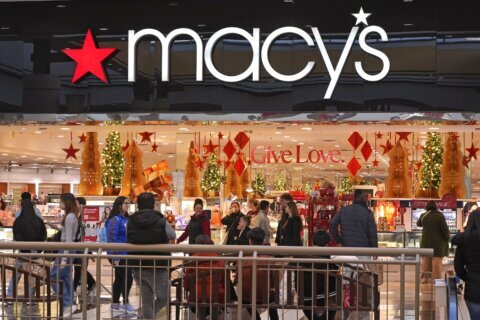 Macy’s offers a mixed outlook after reporting third quarter profit and sales declines