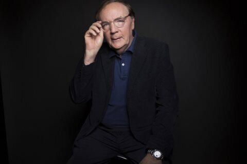 Hundreds of bookstore staffers receive holiday bonuses from author James Patterson