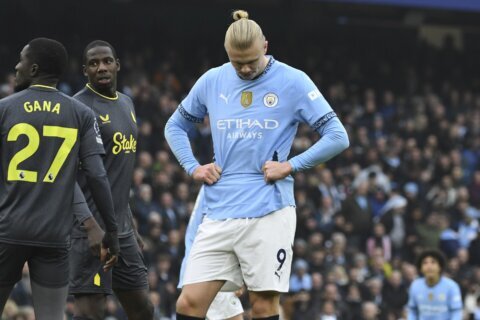 Erling Haaland misses penalty and Man City drops more points after 1-1 draw with Everton