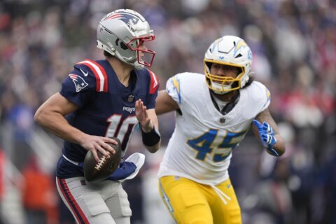 Drake Maye returns after a hit to the head, but same problems persist in Patriots’ loss to Chargers