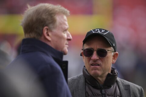 Goodell speaks to Congress about the security issue of drones on NFL game days, AP source says