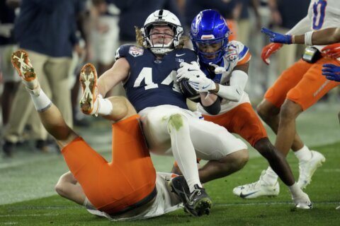 No. 5 Penn State bottles up Jeanty, beats No. 8 Boise State 31-14 in Fiesta Bowl