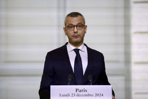 A new French government is named after the previous one collapsed in a budget fight