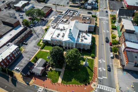 ‘Samuels Public Library is not broken’: Some Front Royal residents push back on decision to install board over library 