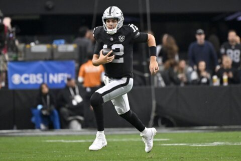 O’Connell passes for 257 yards and Raiders snap 10-game skid with 19-14 win over Jaguars