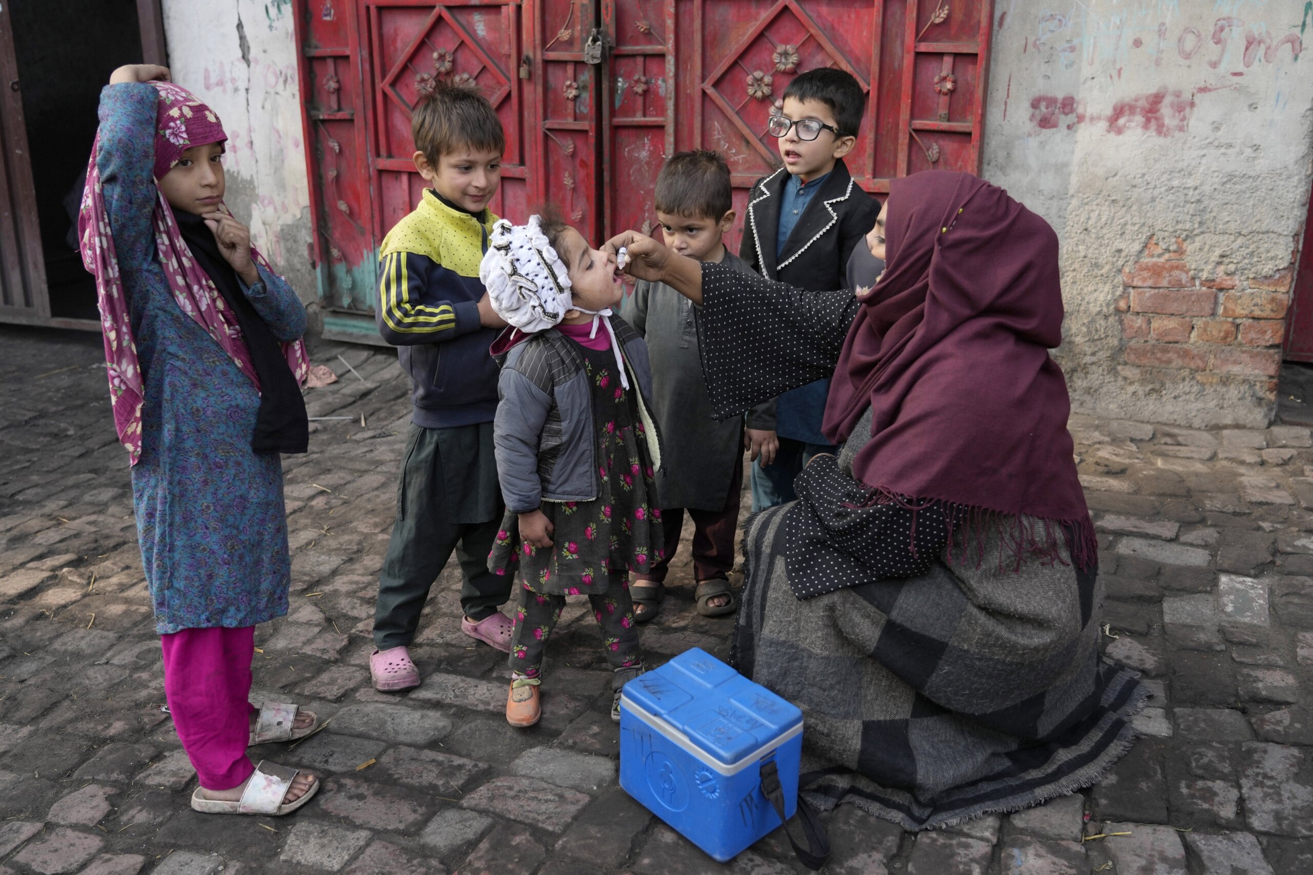 Roadside Bomb Kills 3 Police Officers Escorting Polio Workers In 