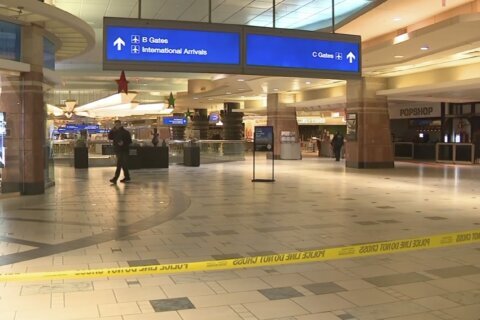 Christmas shooting at Phoenix airport leaves 3 people wounded