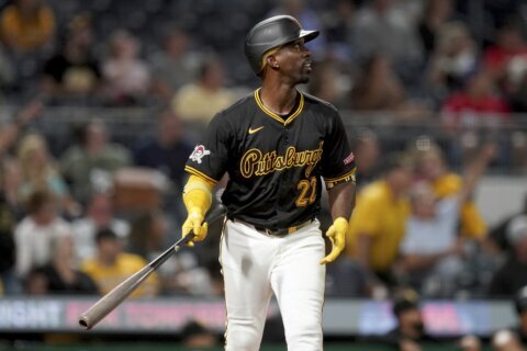 Andrew McCutchen signs 1-year, $5-million deal to stay with the Pittsburgh Pirates