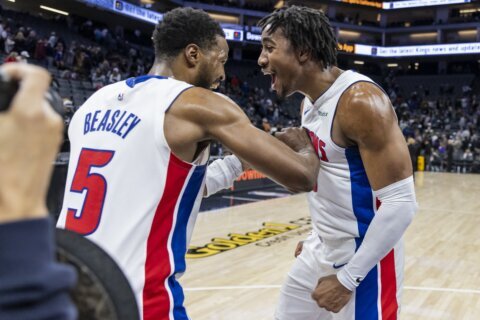 Jaden Ivey’s 4-point play with 3 seconds left rallies Pistons past Kings 114-113