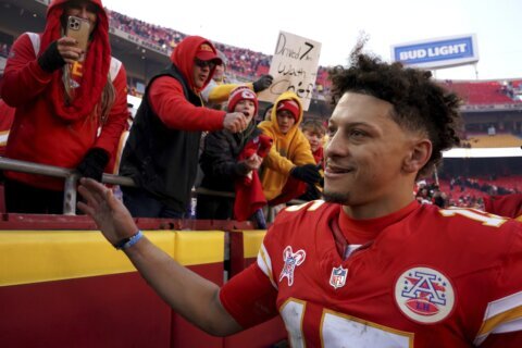 Pro Picks: Chiefs will beat the Steelers and Ravens will edge the Texans on Christmas Day