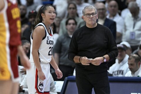 Auriemma ties VanDerveer for most appearances at one school in women’s AP Top 25; UCLA remains No. 1