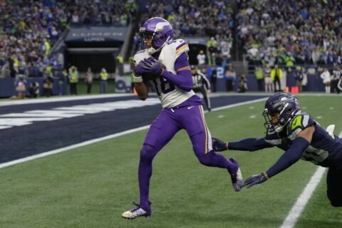 Sam Darnold and Justin Jefferson lead surging Vikings past Seahawks 27-24