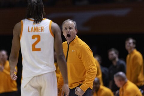 Tennessee, nation’s lone unbeaten, strengthens grip on No. 1; WVU, Michigan, Utah St enter AP Top 25