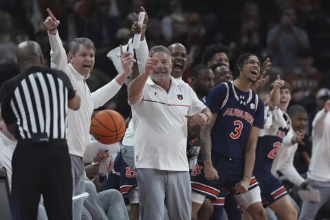 Auburn rises to No. 1 in AP Top 25 after Tennessee loses, Georgia is ranked for 1st time since 2011