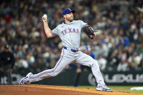 Max Scherzer agrees to a $15.5 million, 1-year contract with the Toronto Blue Jays, AP source says