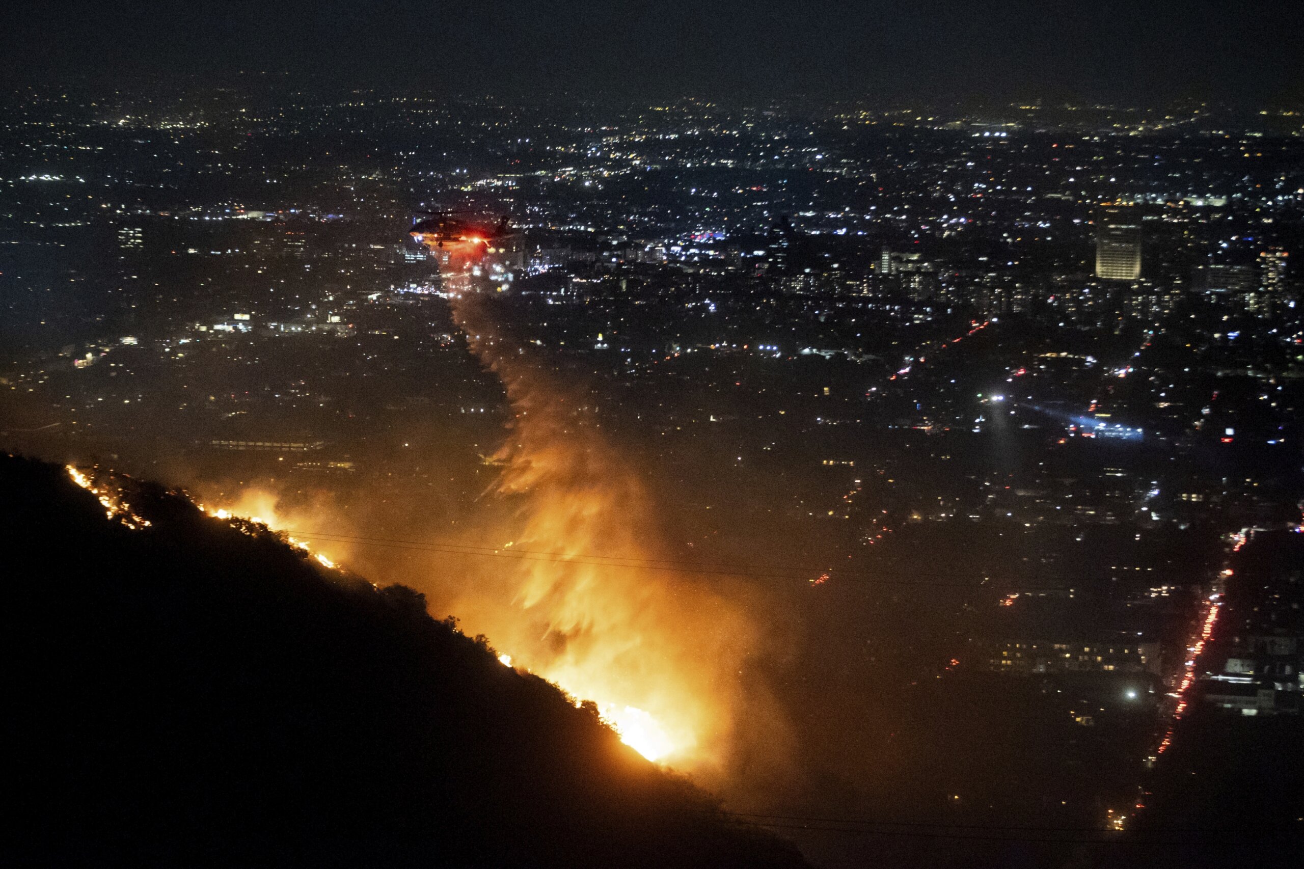 Billy Crystal, Mandy Moore among those who lost homes in Los Angeles fires - News