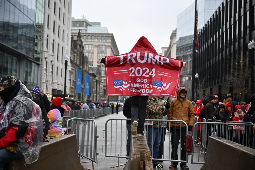 Apoiador de Trump detém 