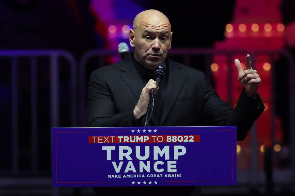 Dana White discursa no comício da vitória de Donald Trump