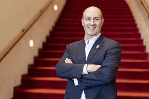 Gary Ginstling is hired as Houston Symphony CEO months after surprise departure from NY Philharmonic