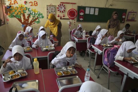 Indonesia launches free meals program to feed children and pregnant women to fight stunting