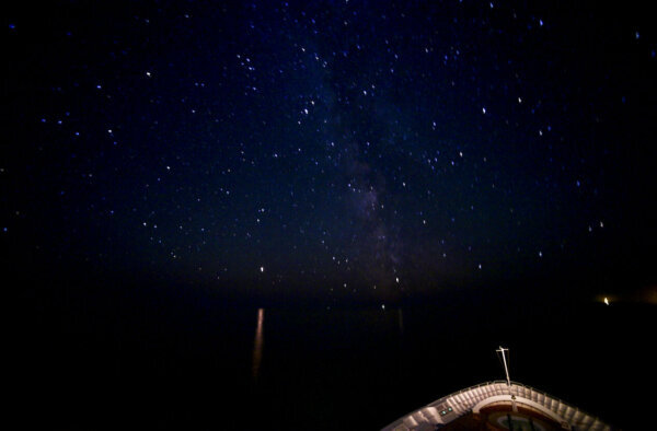 Mars reflected in Pacific Ocean