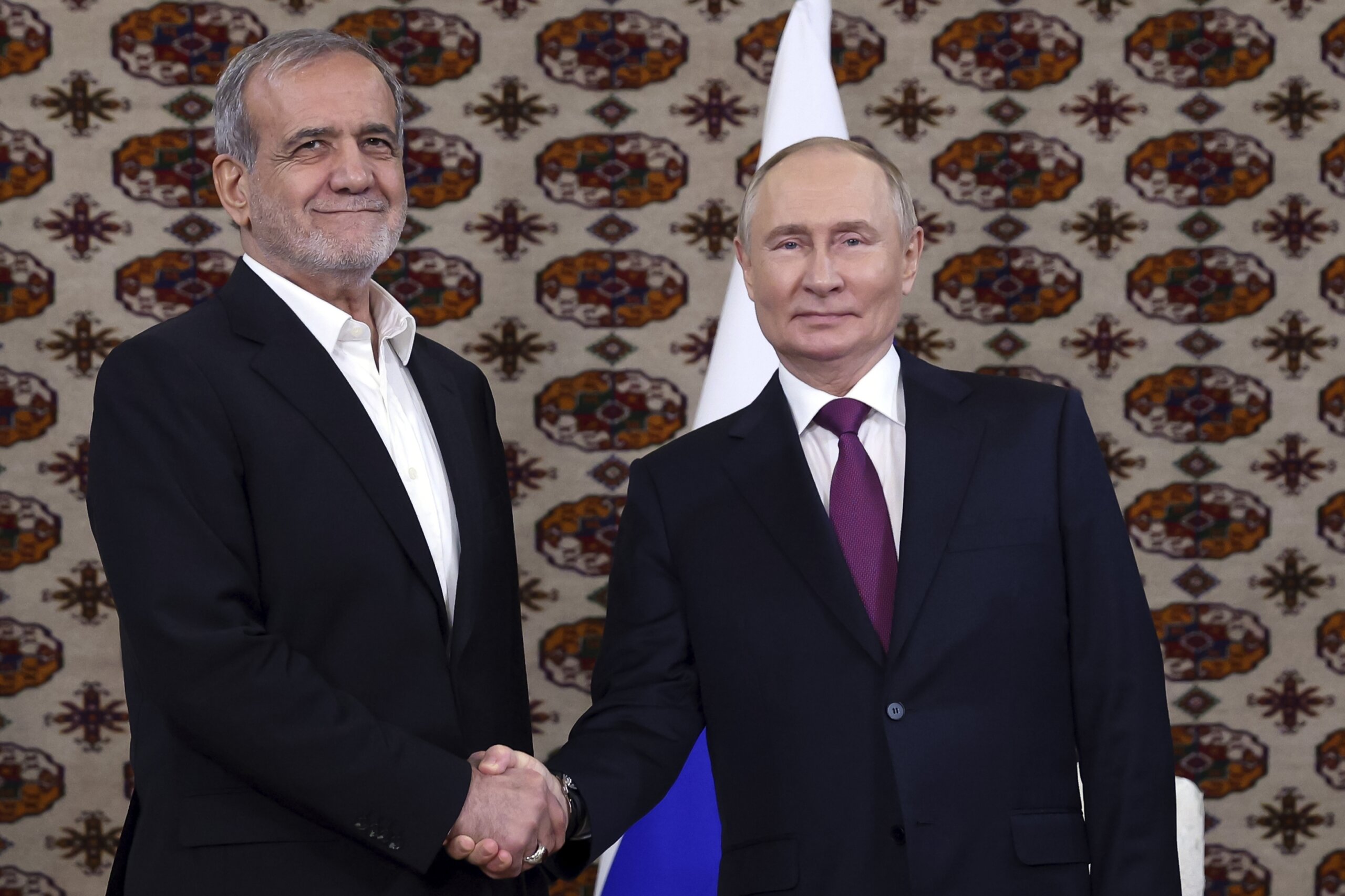 Russia and Iran Forge Comprehensive Strategic Partnership Amid Western Sanctions