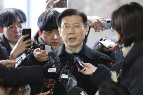 South Korean police question presidential security chief as rift over detaining president deepens