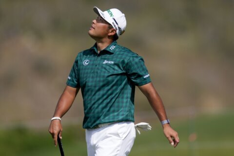 Hideki Matsuyama sets personal best with 11 birdies for a 62 and leads Morikawa by 1 at Kapalua