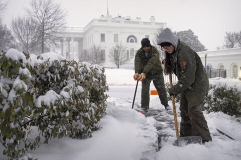 2nd round of snowstorm prepares to dump more flakes on DC region