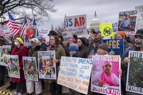 Judge temporarily blocks Trump administration from placing 2,200 USAID workers on paid leave – WTOP News