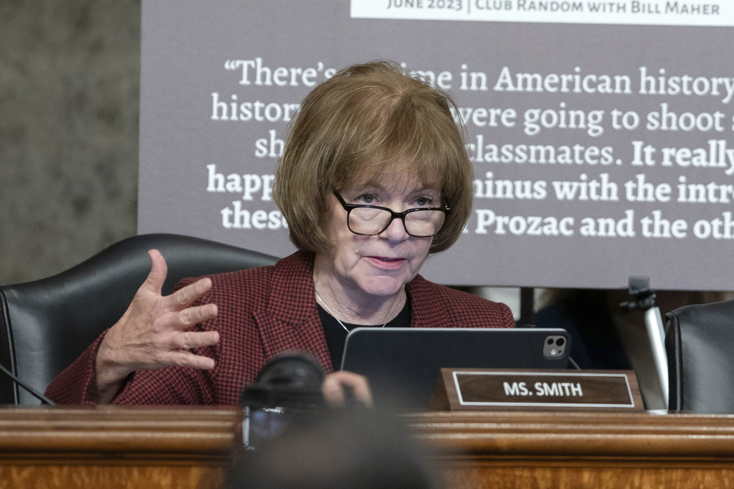 Sen. Tina Smith of Minnesota won’t seek reelection, dealing blow to Democrats’ hopes to take Senate - News