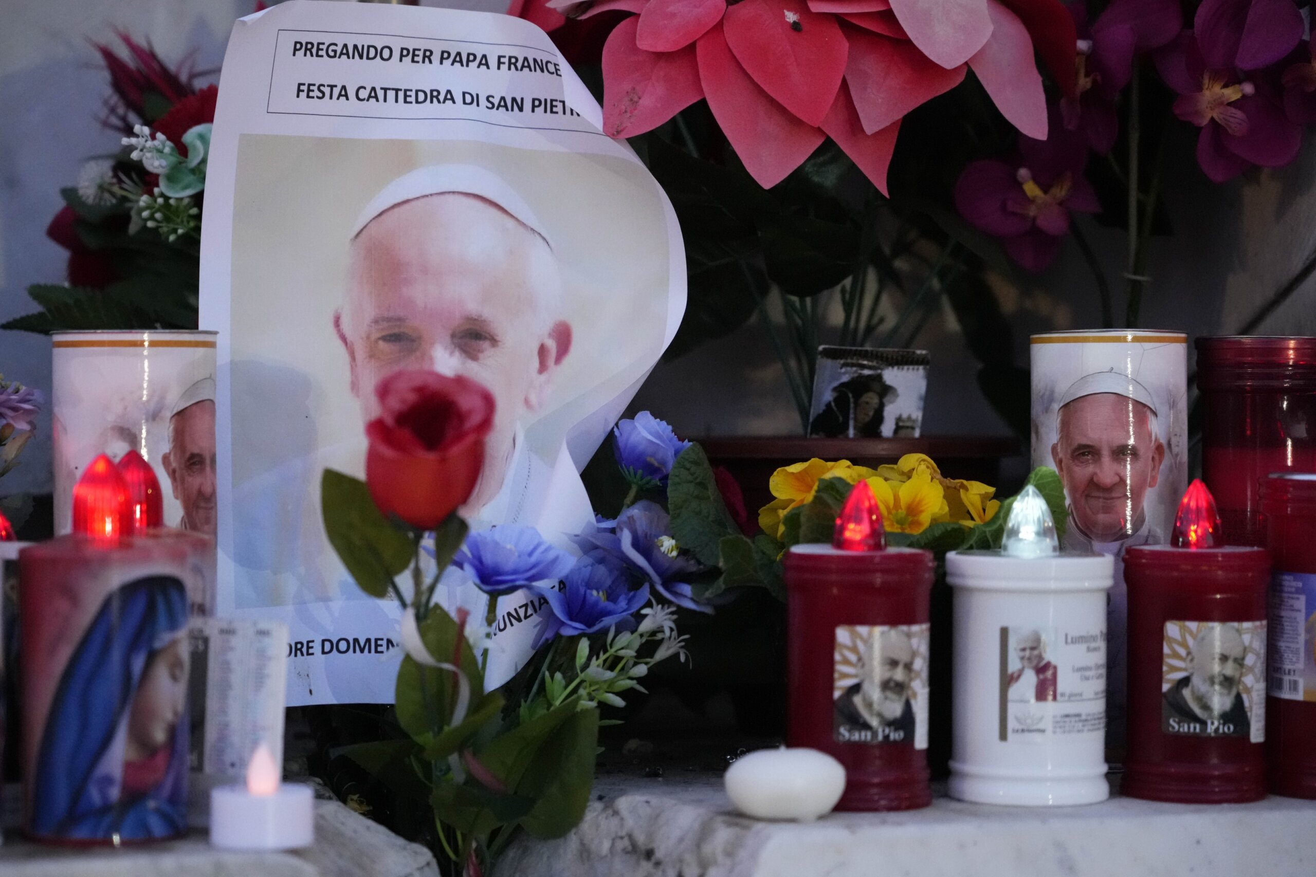 Pope Francis had a peaceful night following a respiratory crisis and blood transfusions - News