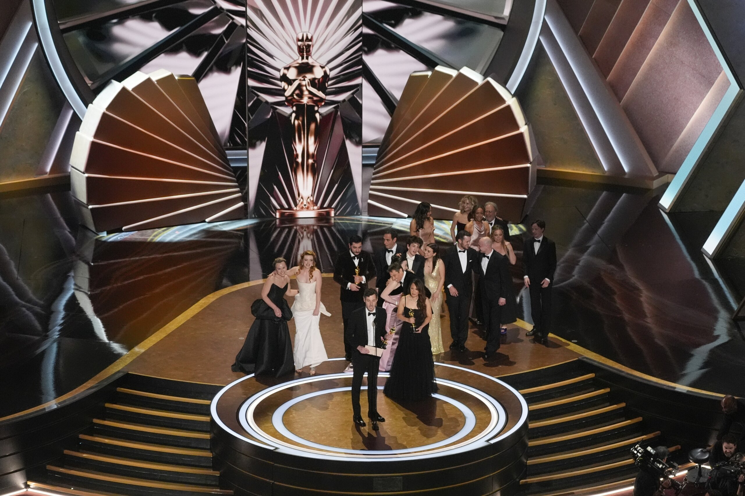 Hulu’s first live Oscars stream cuts out in latest high-profile mishap for streaming platforms - News