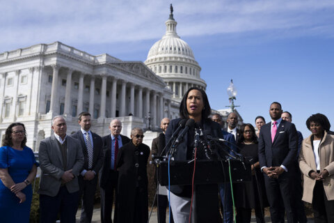 DC leaders in budget panic, saying Congress bill would financially devastate the city