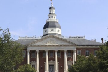 A photo of the outside of the Maryland State House.