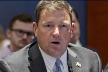 The reshaping of the U.S. Justice Department continues with more career prosecutors being fired or being moved out of long-held positions. CBS News has learned nearly a dozen senior prosecutors who handled Jan. 6 related case were demoted last week at the direction of Ed Martin, the acting U.S. attorney in D.C. Scott MacFarlane has more.