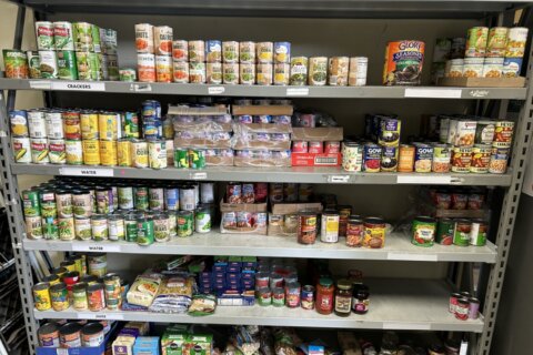 Virginia leaders urge contingency funding for SNAP come November