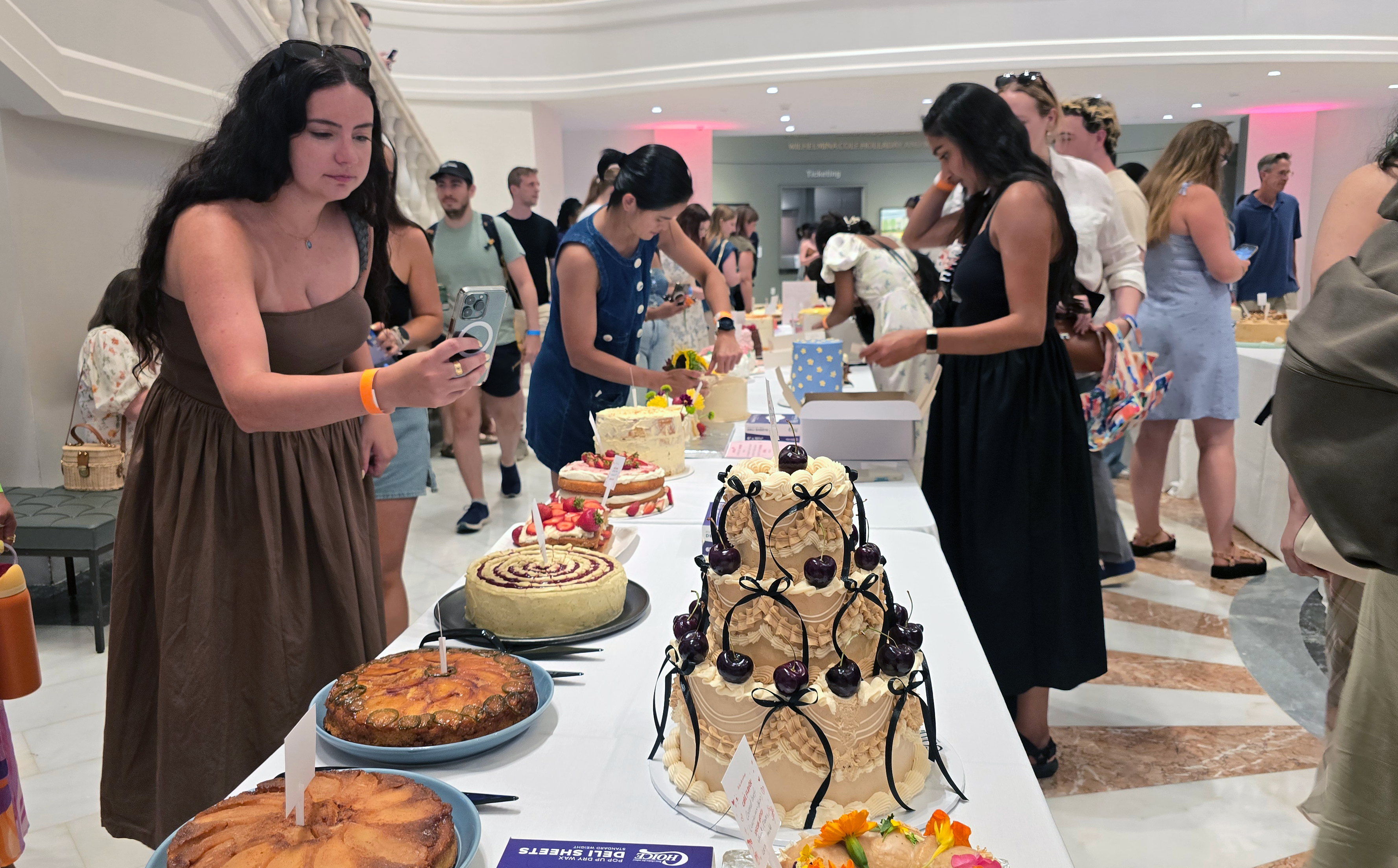 Let them eat 300 cakes: DC museum hosts sold-out potluck for baking  enthusiasts - WTOP News