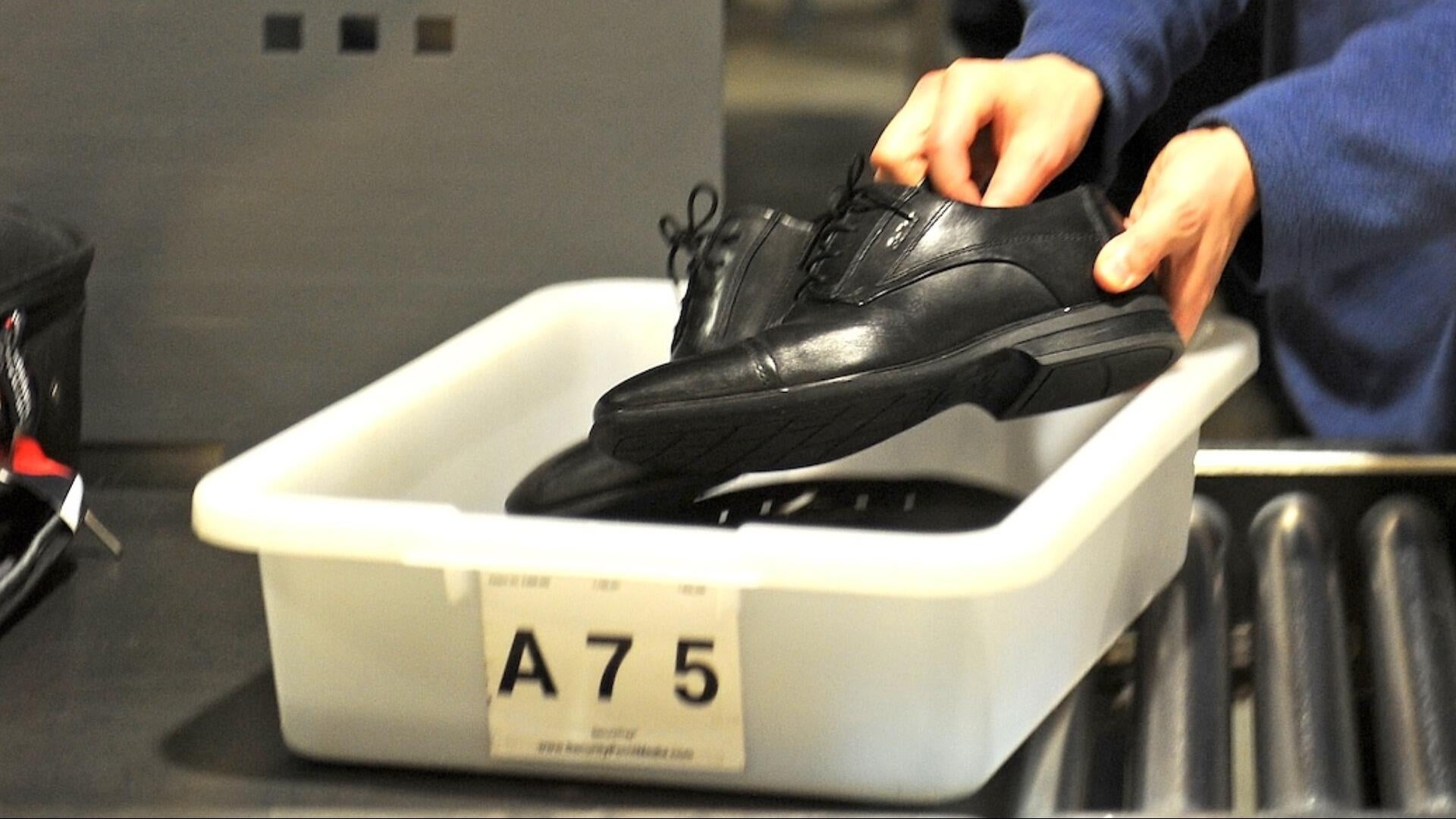 Senate Democrat demands that TSA lift its ‘shoes-on’ policy, calling it a safety risk