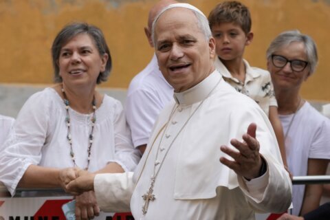 Pope Leo XIV celebrates Mass for local homeless people, invites them to lunch at summer villa