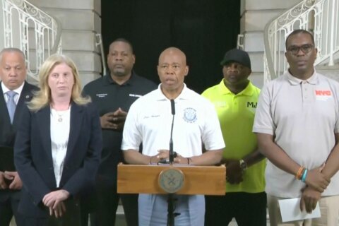 2 gunmen among 3 killed in New York City bar shooting, police say; 2 other shooters still at large