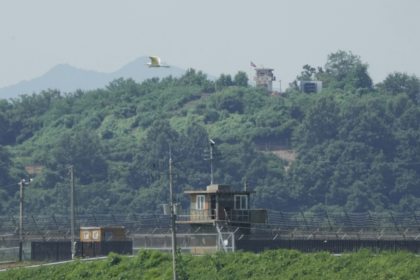 North Korea Removes Border Speakers as South Korea Eases Tensions