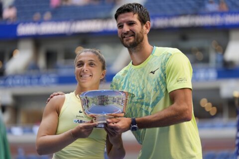 New US Open mixed doubles tournament begins and 4 teams are already halfway to the $1 million prize