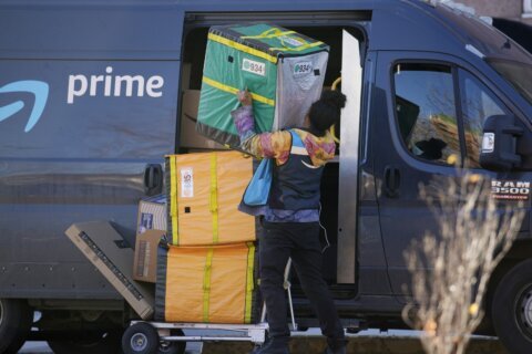 Amazon spends $1 billion to increase pay and lower health care costs for US workers