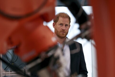 Prince Harry makes surprise visit to Ukraine in support of wounded troops